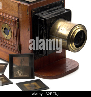 Un projecteur de diapositives de lanterne magique au début des années 1900 avec des diapositives Banque D'Images