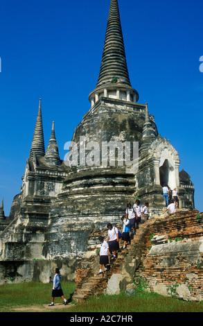 Un ancien Chedi dans les ruines du Wat Phra Si Sanphet à Ayutthaya en Thaïlande Banque D'Images