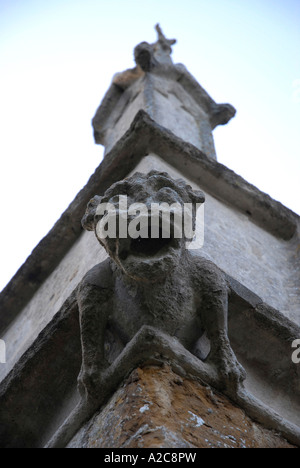 Une gargouille au St Peter ad Vincula église dans le sud de l'Oxfordshire England North Newington Banque D'Images