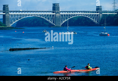 L'ensemble pont Britannia détroit reliant l'île d'Anglesey de Menai à la partie continentale du pays de Galles Banque D'Images