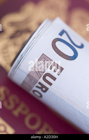 L'euro currrency de la Communauté européenne avec passeport britannique UK Banque D'Images