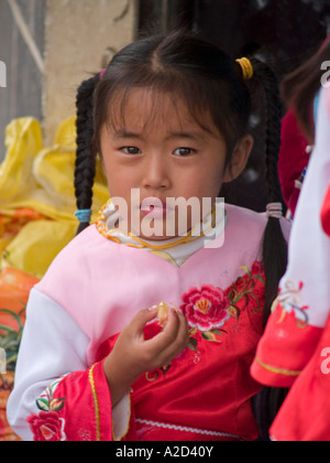 Bai Girl in red Dali Chine Banque D'Images