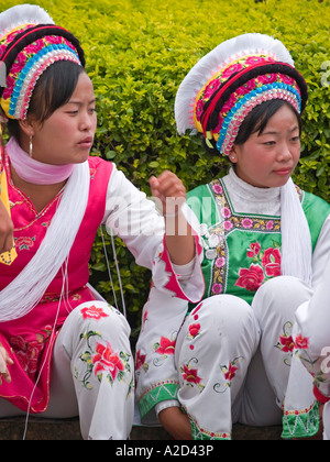 2 filles en costume Bai Dali Chine Banque D'Images