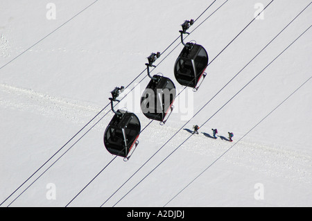 Téléphérique de l'Aiguille du Midi du côté italien Banque D'Images