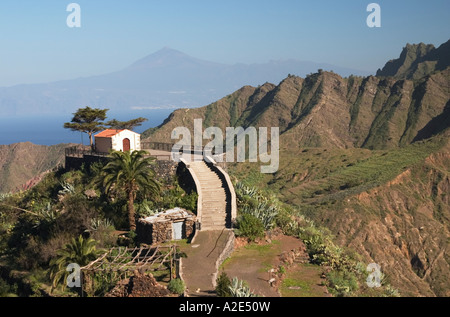 (Chapelle) Ermita de San Juan près de Hermigua, La Gomera, El Teide à Tenerife dans la distance Banque D'Images