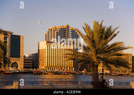 Dubai Creek Promenade Promenade Skyline Banque D'Images