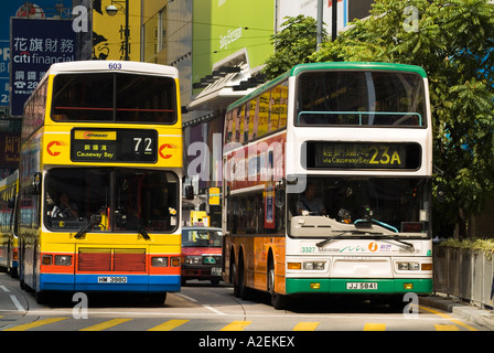 Dh Yee Wo Street Causeway Bay Hong Kong deux sociétés d'autobus premier bus et bus double decker bus transports Banque D'Images