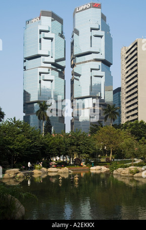 Dh Hong Kong Hong Kong Central Parc piscine Lotus Lippo Bâtiments gratte-ciel tour tours de blocs gardens Banque D'Images