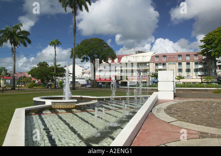 Dans les Antilles, de la Guadeloupe, Grande Terre, Pointe A Pitre : vue sur parc de la fontaine, Place de la Victoire Banque D'Images