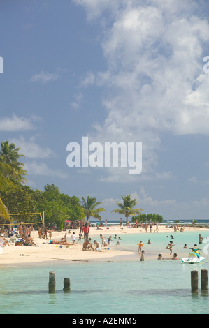 Dans les Antilles, de la Guadeloupe, Grande Terre, SAINTE ANNE : Caravelle Beach Banque D'Images