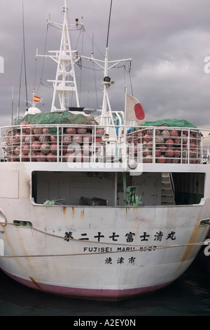 Bateau de pêche japonais à Las Palmas de Gran Canaria sur les quais Banque D'Images