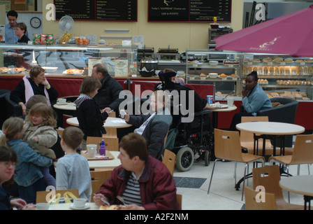 En restaurant les Templiers Square Shopping Centre, Cowley, Oxford, Angleterre, Royaume-Uni. Banque D'Images