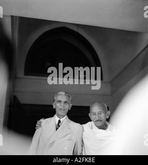 Mahatma Gandhi avec chef Musulman Muhammad Ali Jinnah à Bombay Mumbai Maharashtra Inde Septembre 1944 Banque D'Images