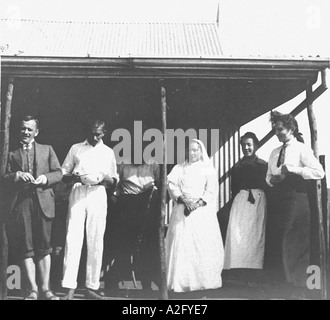 Gandhi Kasturba épouse de Mahatma Gandhi et Sonia Schlesin extrême droite sur Tolstoy Farm Afrique du Sud juin 1912 ancienne image vintage 1900s Banque D'Images
