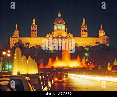 Barcelone Catalogne Espagne Museu Nacional d'Art de Catalunya Musée National d'Art Catalan et Fontaine Magique Banque D'Images