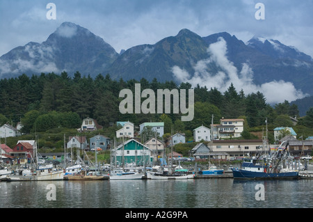 USA, Alaska, le sud-est de l'Alaska, SITKA : ville et vue sur le port / après-midi Banque D'Images