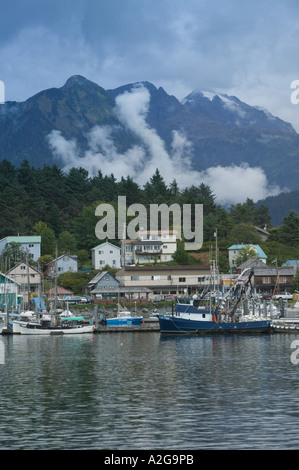 USA, Alaska, le sud-est de l'Alaska, SITKA : ville et vue sur le port / après-midi Banque D'Images