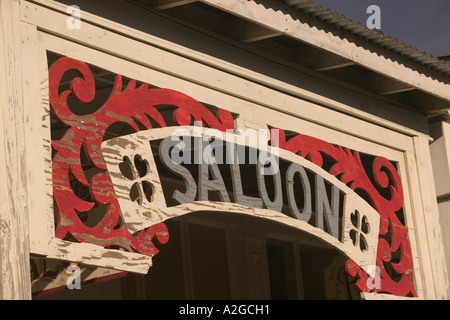 USA, Arizona, Tombstone : America's Gunfight capitale ! Vieux Saloon Sign Banque D'Images