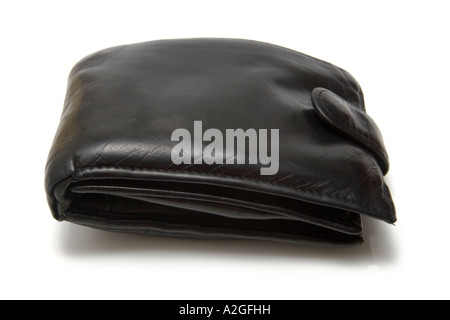 Portefeuille en cuir noir isolé sur un fond blanc studio. Banque D'Images