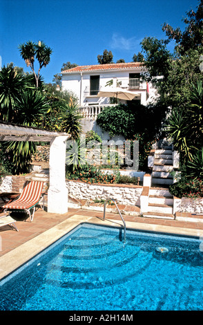 La piscine de l'Hotel el Cerrillo situé dans le piémont, l'Espagne andalouse. Banque D'Images