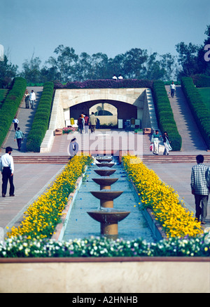 Rai Ghat le mémorial et l'endroit où le Mahatma Gandhi a été incinéré après son assassinat en 1948 Banque D'Images