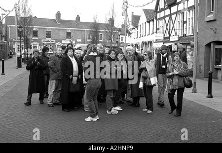 Groupe de touristes étrangers à Stratford-upon-Avon, Warwickshire, England, UK Banque D'Images