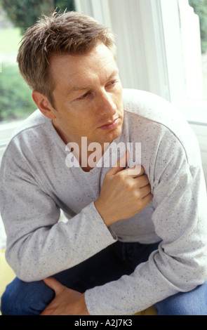 L'homme à la moody Banque D'Images