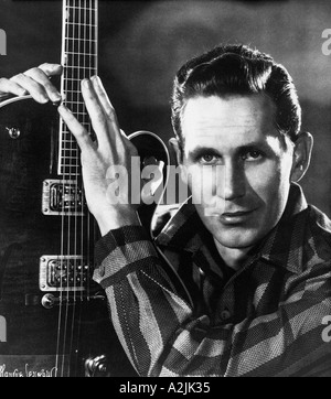 CHET ATKINS US musicien country est né le 20 juin 1924 et décédé le 30 juin 2001 vu ici sur 1955 Banque D'Images