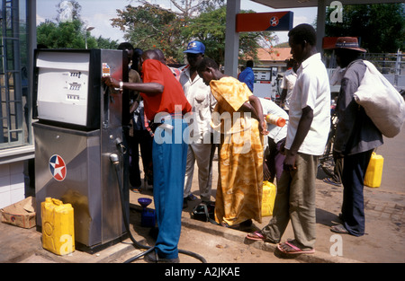 Station essence en Ouganda Banque D'Images