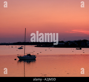 Crépuscule sur Emsworth une belle ville portuaire dans le sud-est de l'Hampshire UK Banque D'Images