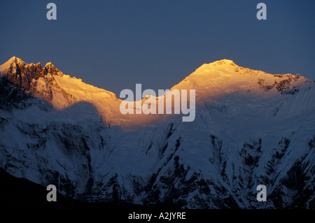 Tibet - première lumière sur le mont Everest de pethang rigmo Banque D'Images