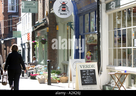 Petits commerces sur Flask Walk, Hampstead London UK Banque D'Images