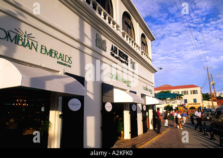 Shopping à port au capital de Charlotte Amalie à St Thomas USVI Caraïbes Banque D'Images