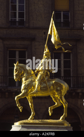 Statue de Jeanne d'Arc, Place Des Pyramides Paris France Banque D'Images