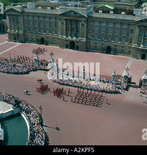 La modification de la garde à Buckingham Palace Londres vue aérienne Banque D'Images