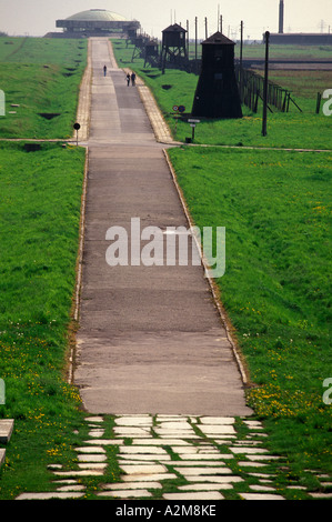 L'EUROPE, Pologne, Lublin, Malopolska Majdanek Concentration Camp Camp road et aperçu Banque D'Images