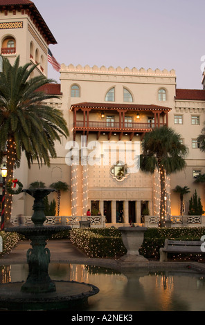 Une vue en fin de soirée de Casa Monica hotel à Saint Augustine, Florida, USA Banque D'Images