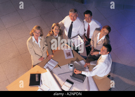 Portrait de groupe de gens d'affaires smiling in an office Banque D'Images
