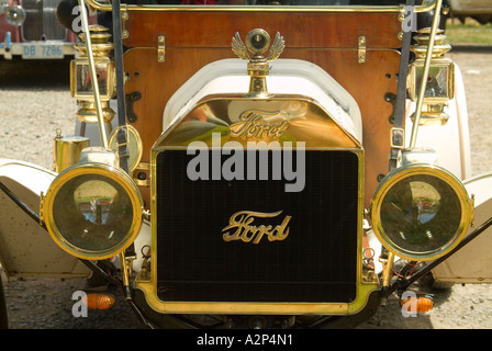 Le radiateur et les projecteurs d'une Ford Modèle T 1911 Banque D'Images