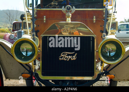 Le radiateur et les projecteurs d'une Ford Modèle T 1911 Banque D'Images