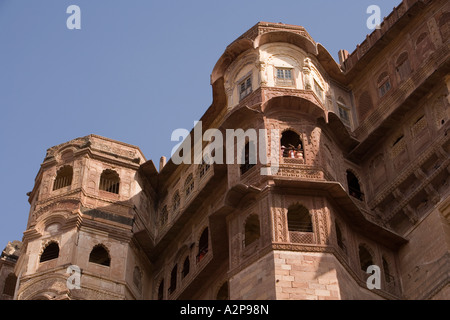 Inde Rajasthan Jodhpur Meherangarh Fort en pierre sculpté de windows Phool Mahal Banque D'Images