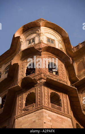 Inde Rajasthan Jodhpur Meherangarh Fort fenêtres et des balcons de la Phool Mahal Banque D'Images