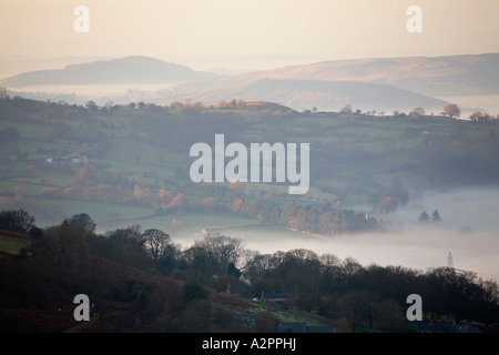 Vallées de remplissage de brouillard près de Abergavenny Pays de Galles UK Banque D'Images