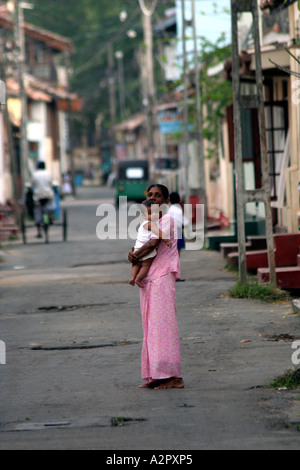 Grand-mère et bébé, Galle, Sri Lanka Banque D'Images