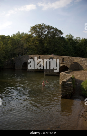 Pont de trempage Merthyr Mawr près de Bridgend Galles du Sud Banque D'Images