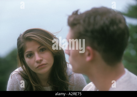 18 ans de la Hispanic female avec 22 ans homme Banque D'Images