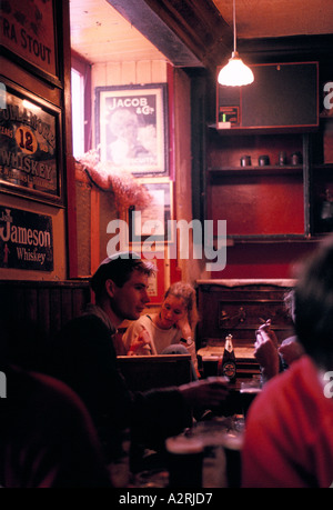 Galway Irlande 1992 scène pub Banque D'Images