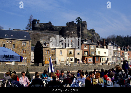 Bar Pub Restaurant La Roche en Ardenne Belgique Belgian beer bar barman boissons le café Banque D'Images