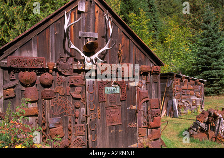 Sandon, BC, en Colombie-Britannique, Canada - vieux hangar de stockage dans la ville historique de 'Silver' de l'industrie minière de la région de Kootenay, Ville fantôme Banque D'Images