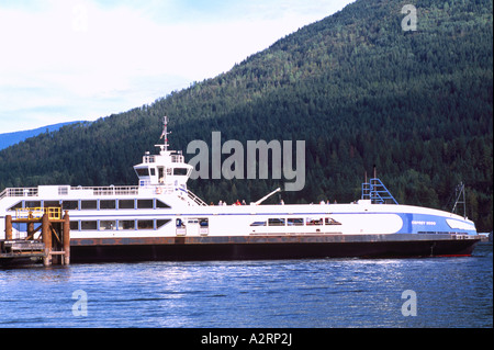 Le traversier Balfour 'Osprey' 2000 amarré sur le lac Kootenay près de Balfour dans la région de Kootenay, en Colombie-Britannique, Canada Banque D'Images